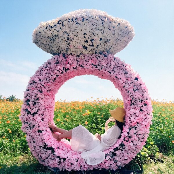 Floral ring arch sculpture, romantic wedding large‑size floral installation